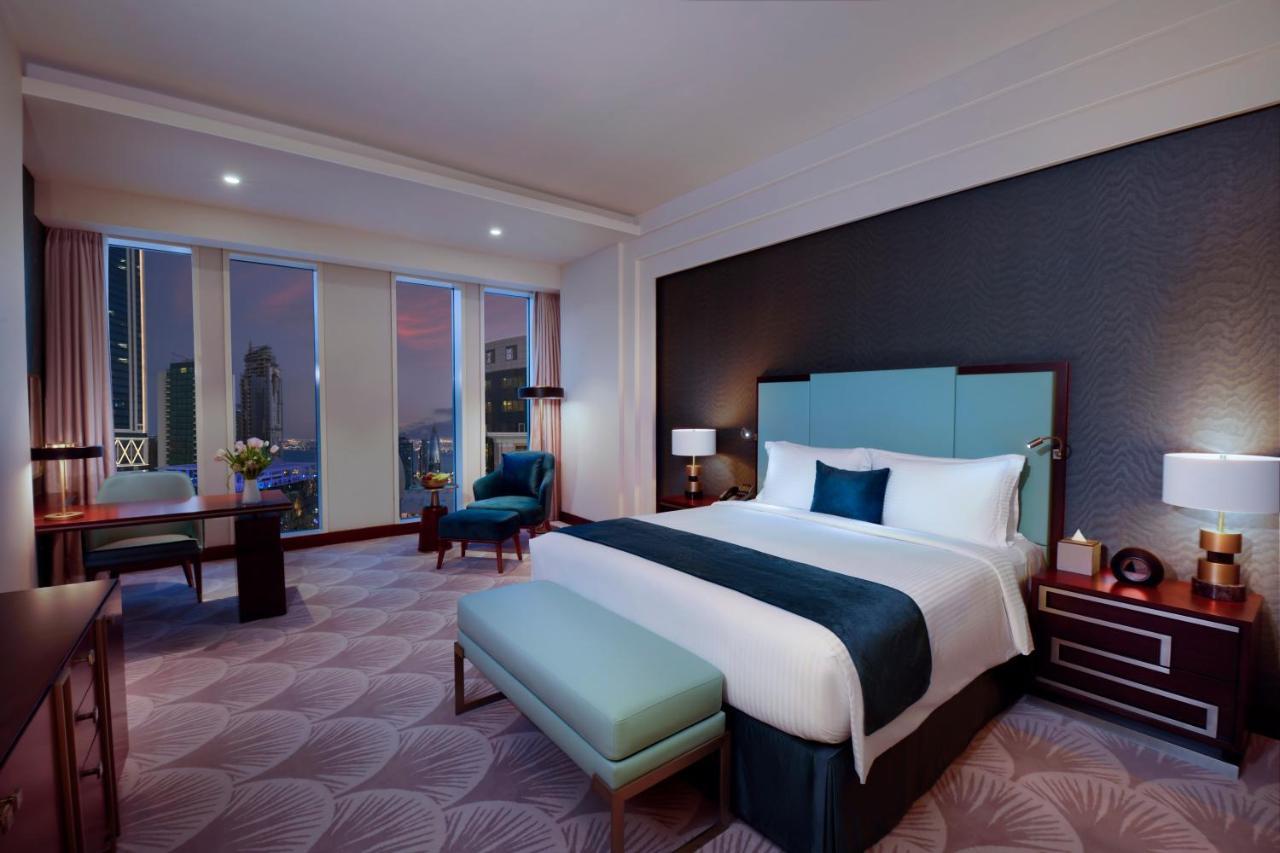 Wyndham Grand West Bay فندق