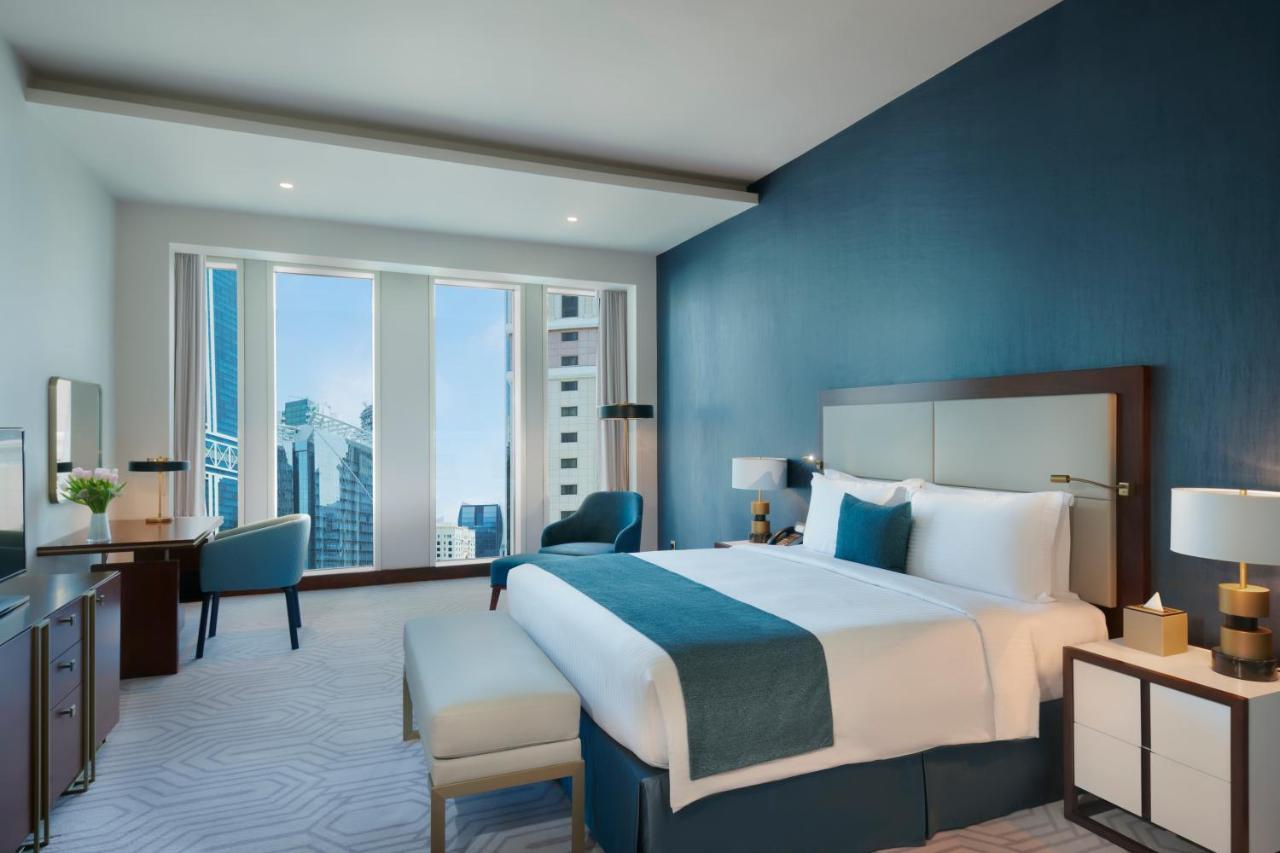 Wyndham Grand West Bay Hotel 5*