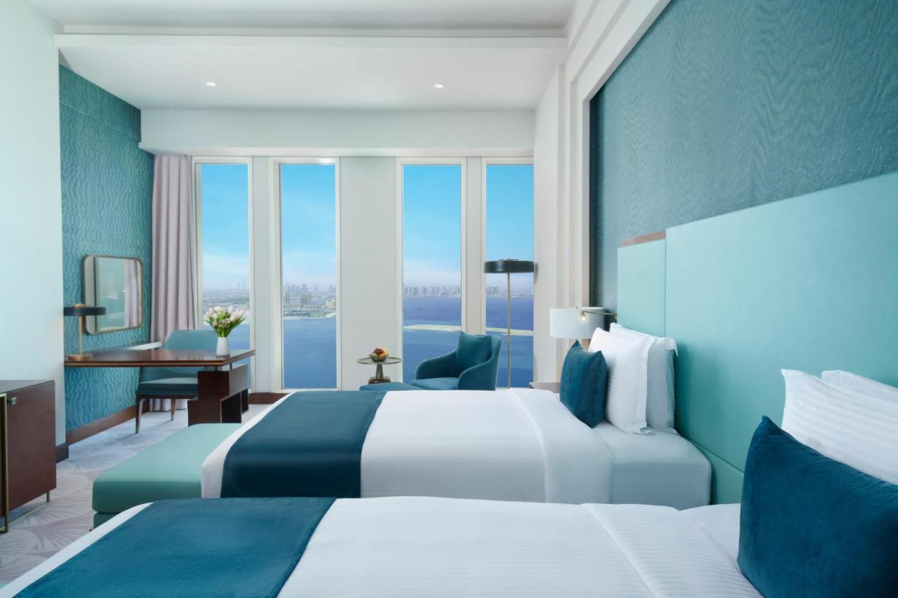 Wyndham Grand West Bay فندق