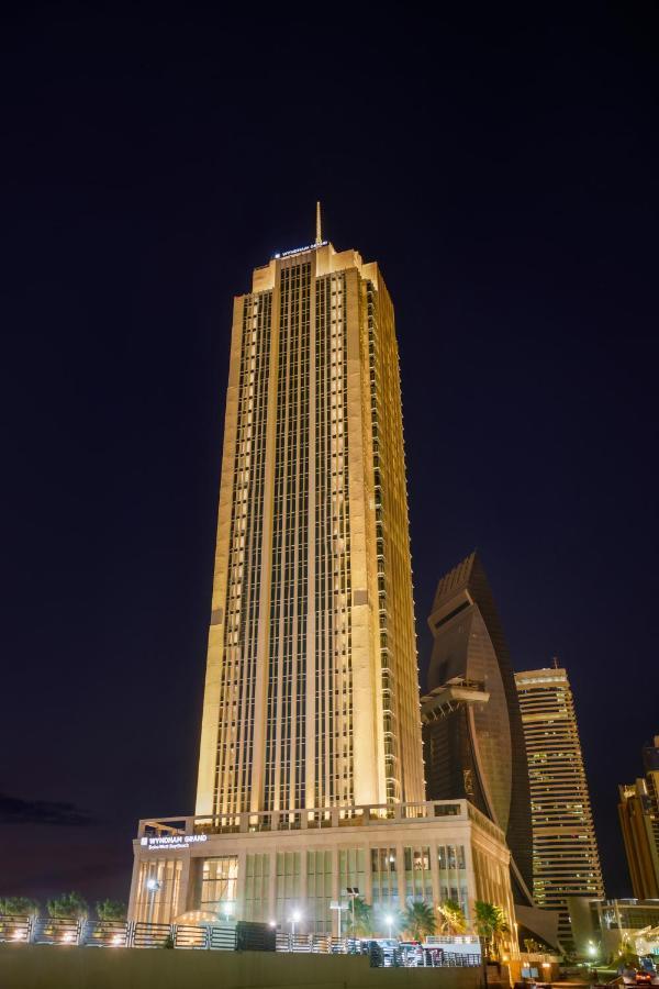 Wyndham Grand West Bay Hotel Doha