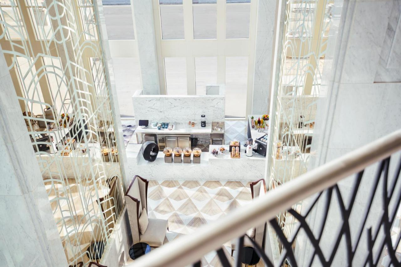 Wyndham Grand West Bay Hotel 5*