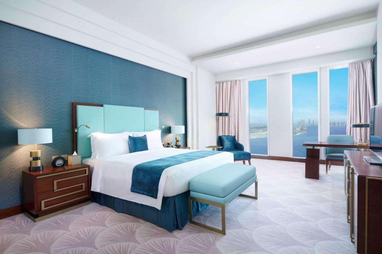 Wyndham Grand West Bay Hotel