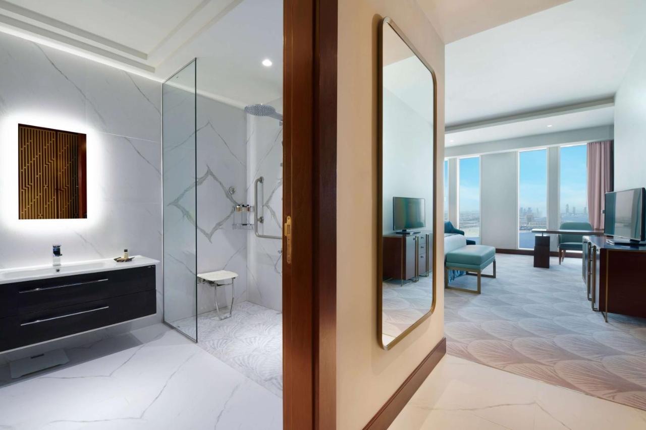 Wyndham Grand West Bay 5* Doha